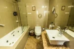 Bañera de Hidromasaje de la Habitación Doble Deluxe Gervasoni Hotel Boutique Valparaíso