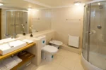 Baño de la Suite Almasur Punta Arenas