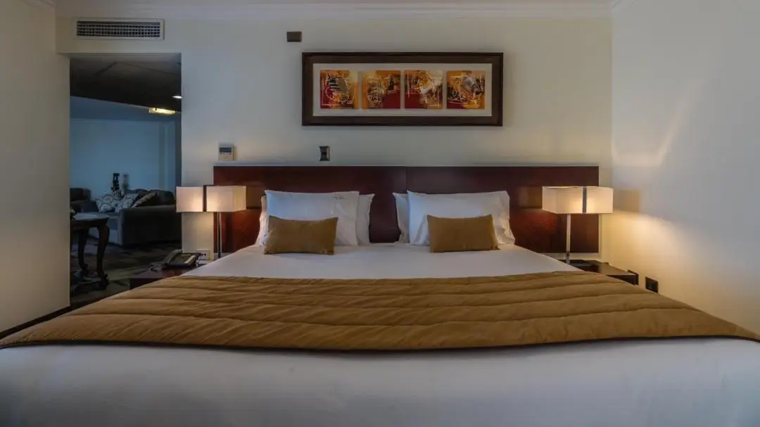 Cama Extragrande Hotel Costa Pacifico Antofagasta – Suite