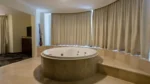 Jacuzzi en la Habitación de la Suite Presidencial del Hotel Costa Pacifico Antofagasta