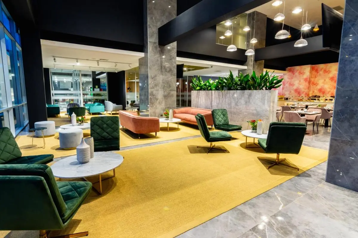 Lujoso interior del MDS Hotel Chillan Lujoso interior del MDS Hotel Chillan