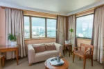 Salon con Vistas al Mar de la Suite Hotel Gran Pacifico Puerto Montt