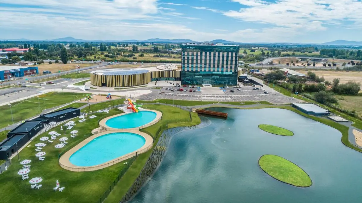 Spa con piscinas al aire libre MDS Hotel Chillan Spa con piscinas al aire libre MDS Hotel Chillan