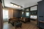 Suite de 1 dormitorio con jacuzzi 1 cama grande Courtyard by Marriott Puerto Montt